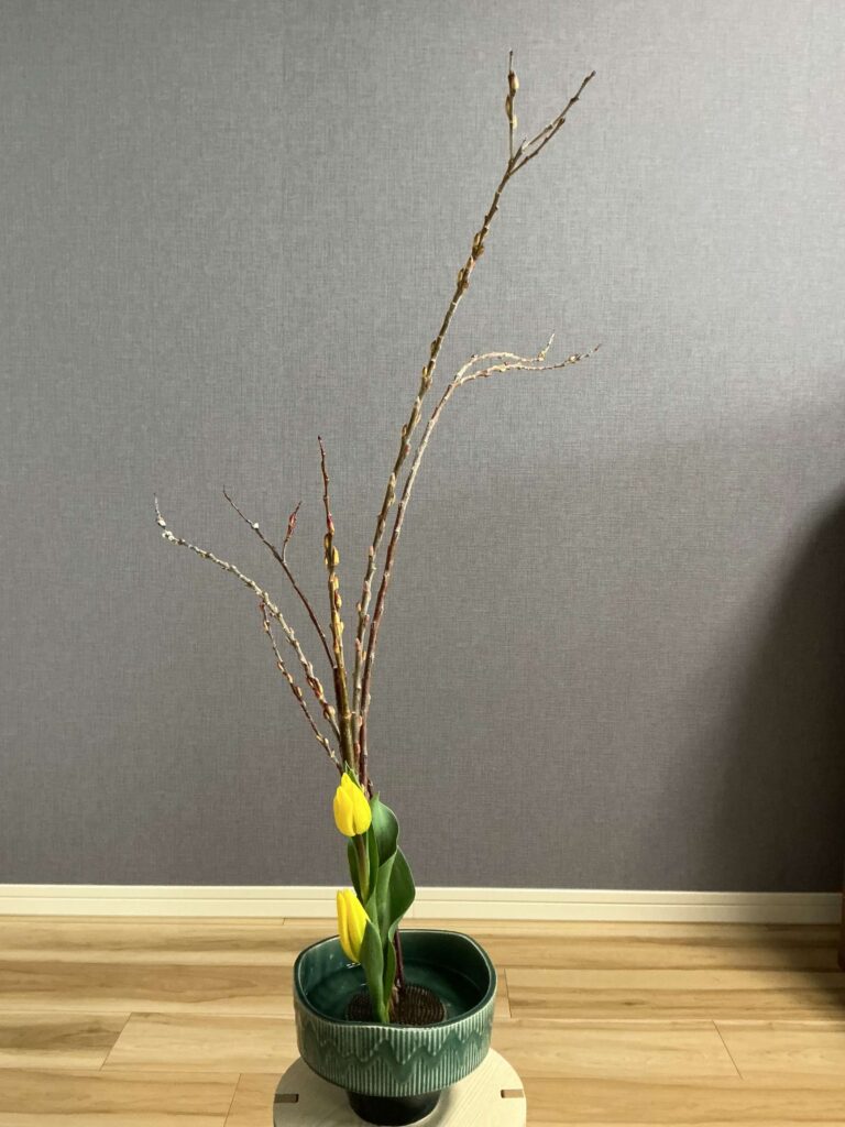 お生花の「体」の生け方を写真で紹介しています。